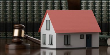 Tahta tokmak, hakimler çekiç ya da çekiç, arka planda model ev ve hukuk kitapları, ahşap masa, inşaat hukuku, yasal veya mahkeme sembolü veya konsept, 3D illüstrasyon