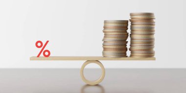 Tahta tahtadan tahterevalli ya da ölçekli küçük yüzde işareti ve beyaz arka planda büyük para yığını, faiz oranları konsepti veya ekonomi, seçici odak, 3D illüstrasyon