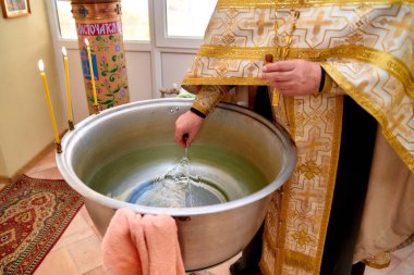 Kilise dekorasyonları ve sanat eserleri