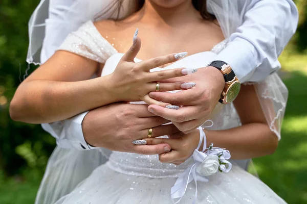 Wedding Rings Hands Close — Stock Photo, Image