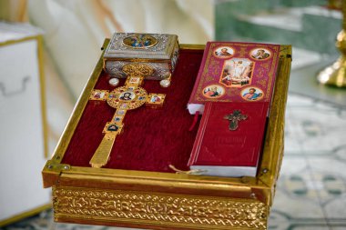 Kilise öznitelikleri ve içerideki görünüm