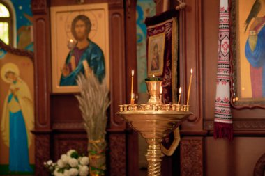 Kilise öznitelikleri ve içerideki görünüm
