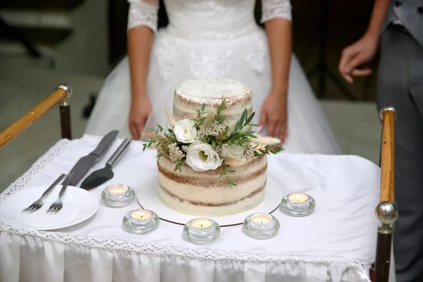 Kue Pernikahan Atas Meja — Stok Foto