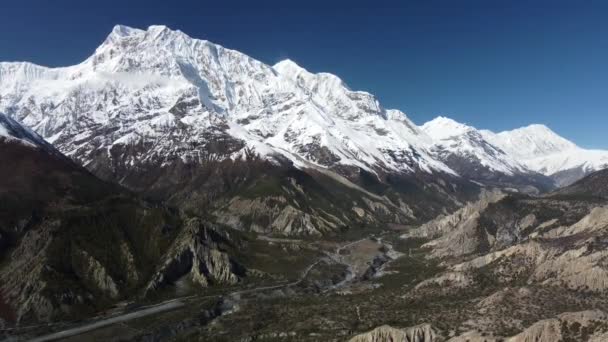 Himalaya Dağlarında Kar Tepeleri Annapurna Bölgesi Milarepa Mağarası Yakınlarında Nepal — Stok video