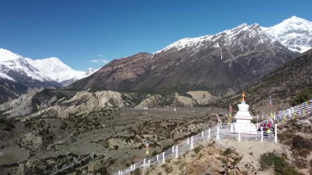 Sneeuwtoppen Himalaya Annapurna Nepal Bij Grot Van Milarepa — Stockvideo
