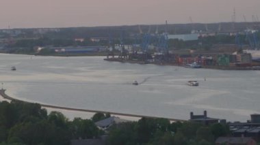 Old Riga, Riga Letonya başkentin tarihi merkez havadan görünümü