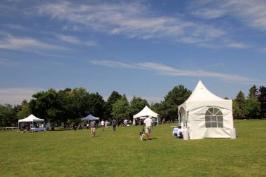 Kanada 'nın Toronto kentindeki IDCON festivalinde çadırlı yaz manzarası