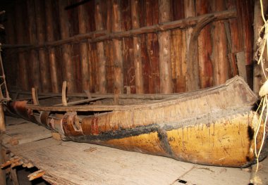 Kanada Ontario 'daki ilk ülkeler müzesindeki kano.