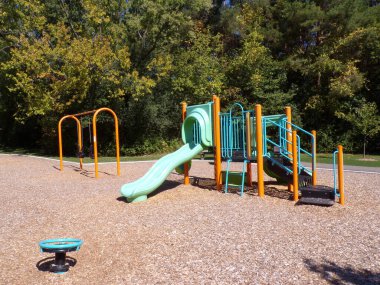 Parktaki çocuk parkı.