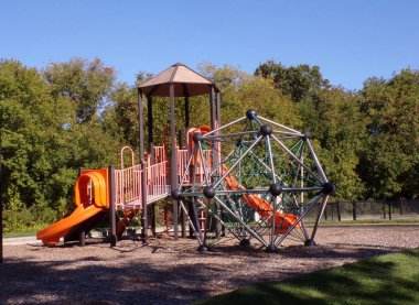 Parktaki çocuk parkı