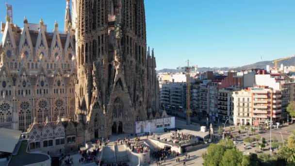 Panoramiczny Widok Lotu Ptaka Barcelonę Dzielnicę Eixample Kościół Katolicki Sagrada — Wideo stockowe