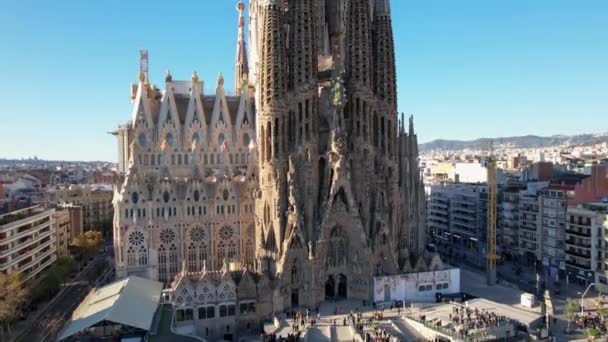 Panoramiczny Widok Lotu Ptaka Barcelonę Dzielnicę Eixample Kościół Katolicki Sagrada — Wideo stockowe