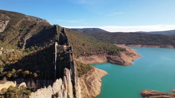 Spanya Nın Huesca Bölgesindeki Canyelles Rezervuarının Kıyısındaki Finestras Yerleşim Olmayan — Stok video