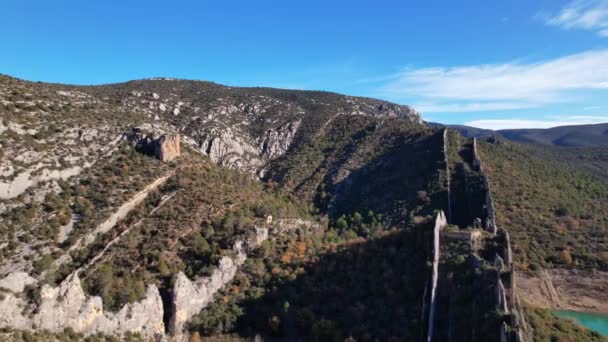 Panoramatický Pohled Přírodní Skalní Stěnu Muralla China Huesca Opuštěné Vesnici — Stock video