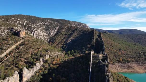 Drohnenschuss Schwenken Eine Natürliche Felswand Namens Muralla China Huesca Verlassenen — Stockvideo
