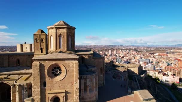 Uitzicht Vanaf Drone Van Catalaanse Stad Lleida Met Oude Middeleeuwse — Stockvideo