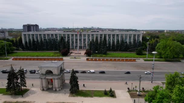Vista Panorâmica Drone Aéreo Arco Triunfo Grande Praça Assembleia Nacional — Vídeo de Stock