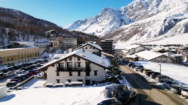 Drohnen Rundumblick Auf Skipisten Skipisten Und Beliebte Ferienorte Italienisches Skigebiet — Stockvideo