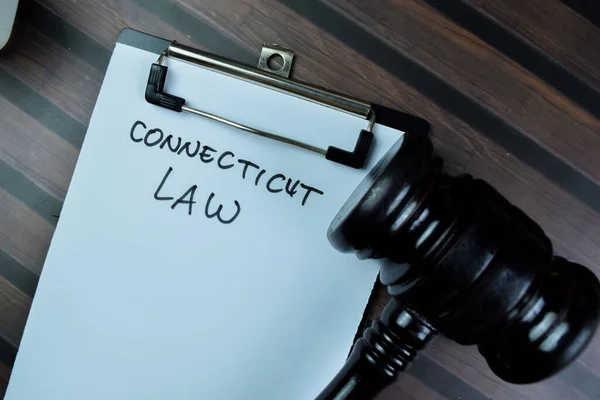 Concetto Legge Connecticut Scrivere Scartoffie Isolate Tavolo Legno — Foto Stock