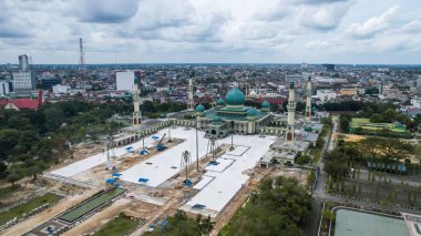 Aerial view of Raya Annur Mosque Largest Masjid in Pekanbaru, Ramadan Eid Concept background, Beautiful Landscape mosque, Islamic background Mosque, Pekanbaru, Indonesia, January 27, 2023