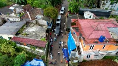 Cianjur City 'deki depremden sonra yıkılan binaların hava görüntüsü. Bogor, Endonezya, Şubat 98, 2023
