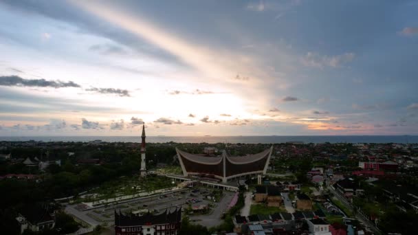 Vista Aérea Gran Mezquita Sumatera Occidental Mezquita Más Grande Sumatera — Vídeo de stock