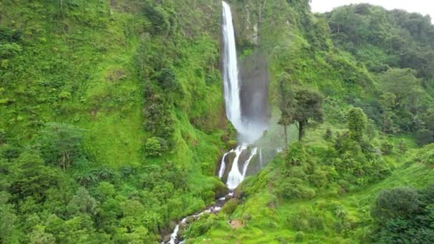 Citambur Wasserfall Cianjur Indonesien Berühmte Touristenattraktionen Und Sehenswürdigkeiten Indonesien Naturlandschaft — Stockvideo