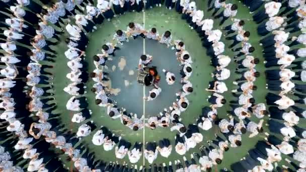 航拍视频的人群中 普通高中的学生中有很多人参加了毕业典礼 Bekasi Jawa Barat 2023年12月3日 — 图库视频影像