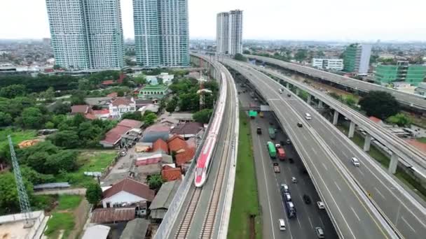雅加达轻轨列车试车的空中视图从贝克西运行到第1阶段 2024年2月13日 印度尼西亚贝卡西 — 图库视频影像