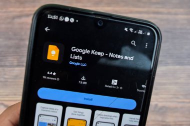 Google Keep - Akıllı Telefon ekranında Notlar ve Listeler uygulaması. Google Keep, Google LLC tarafından geliştirilen ücretsiz bir web tarayıcısıdır. Bekasi, Endonezya, 3 Nisan 2024
