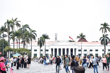 Jakarta 'daki eski şehir binaları. Okul tatilinde ailelerle toplanmak için en sevilen yerlerden biri. Jakarta, Endonezya, 1 Mayıs 2024