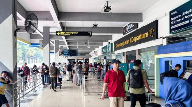 Halim Perdana Kusuma havaalanı, Endonezya 'nın başkenti Jakarta' da uluslararası bir havaalanı. Endonezya 'daki diğer şehirlere ulaşım merkezi.