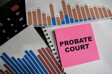 Vasiyet mahkemesi kavramı Tahta Masa 'ya izole edilmiş yapışkan notlara yazılacak.