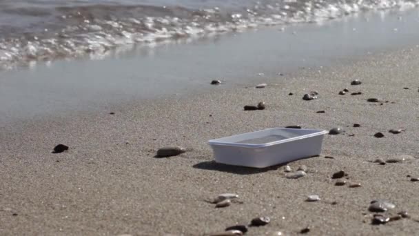 Verschütteter Müll Strand Der Großstadt Plastik Schmutziges Meer Umweltverschmutzung Ökologische — Stockvideo