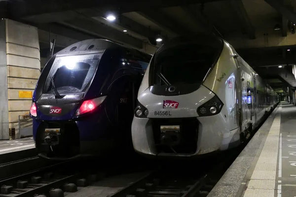 Paříž Francie Dubna 2023 Vlak Stanici Montparnasse Připraven Odjezdu Sncf — Stock fotografie