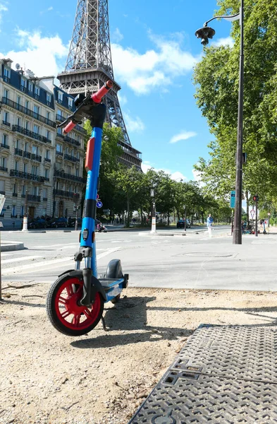 Париж Франція Серпня 2023 Року Самообслуговування Електричний Самокат Паризькій Вулиці — стокове фото