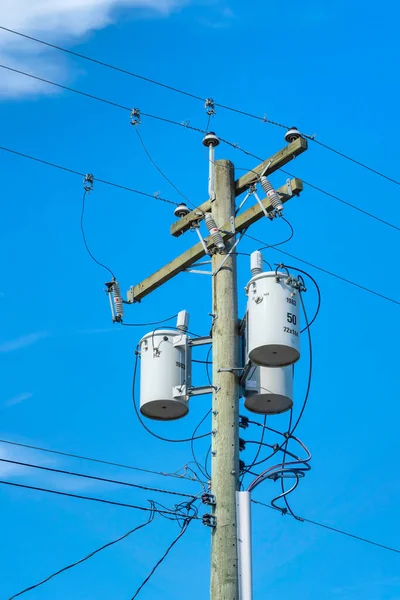 Electric Posts Power Transmission Line Wooden Electricty Pole Mounted Transformators — Stock Photo, Image