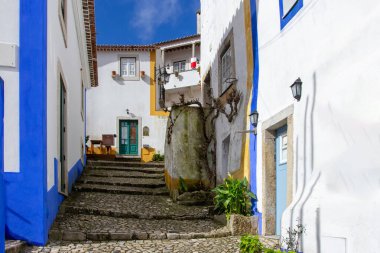 Portekiz, Obidos 'un dar sokakları.
