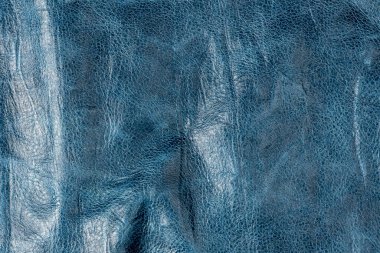 Renkli katlanmış kumaş.