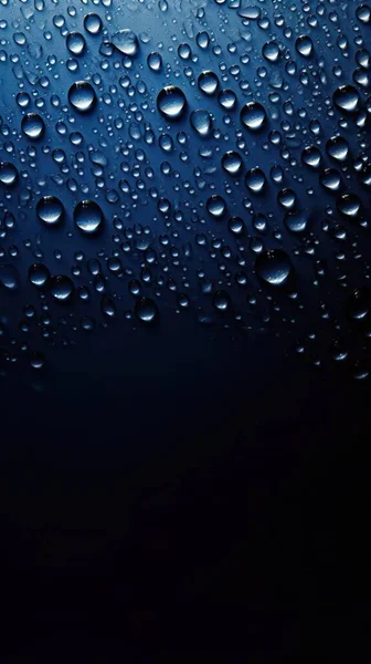 Vatten Droppar Mörkblå Bakgrund Närbild — Stockfoto