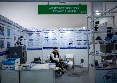 Büyük Noida, Hindistan - 24 Mayıs 2025: Amrit Bilimsel IND PVT LTD, Hindistan Med Expo 2025 'e katılarak tıp alanında son ürünlerini sergiledi..