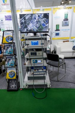 Büyük Noida, Hindistan - 24 Mayıs 2025: Hindistan Med Expo 2025 'te belirgin bir endoskopi makinesi sergilendi.