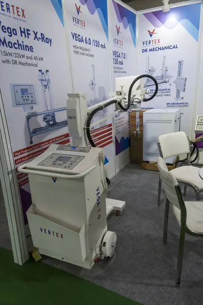 Büyük Noida, Hindistan - 24 Mayıs 2025: Tepe Dr Mekanik Hindistan Tıp Fuarı 2025 'te çeşitli X-Ray ve görüntüleme ürünleri sergiledi..