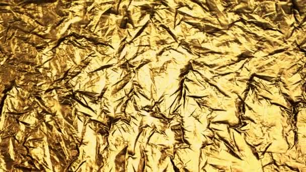 Crumpled Folha Dourada Que Brilha Holofote Macio Interessante Sem Fim — Vídeo de Stock