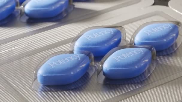 Niebieskie Pigułki Blistrze Linii Produkcyjnej Niezliczone Nowe Pakiety Nowoczesną Medycyną — Wideo stockowe