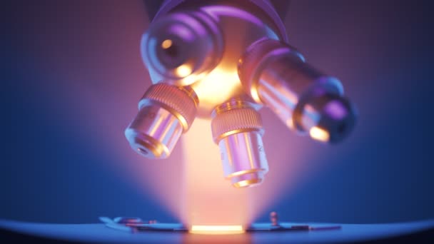 Microscopio Moderno Cambiando Lentes Laboratorio Nebuloso Malhumorado Rayos Luz Que — Vídeo de stock