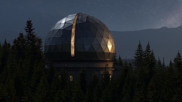 Observatorio Astronómico Moderno Vasto Bosque Coníferas Rastreando Estrellas Durante Hermosa — Vídeos de Stock