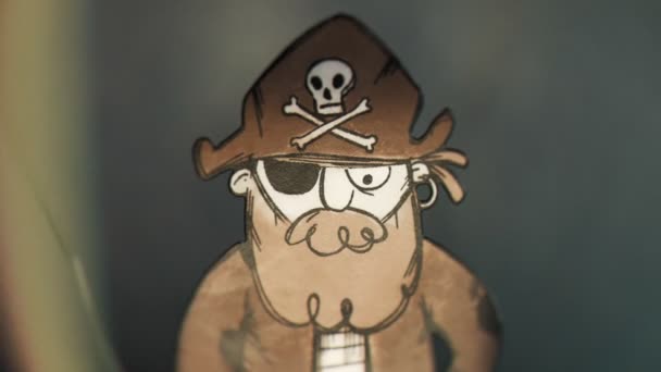 Крихітний Сердитий Розлючений Піратський Персонаж Зроблений Паперу Який Командує Своїм — стокове відео