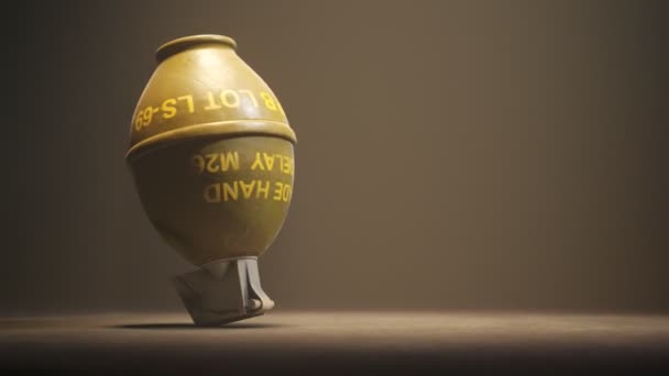 Kamera Folgt Geworfen M26 Handgranate Die Rotierende Zitronengranate Ohne Sicherheitshebel — Stockvideo