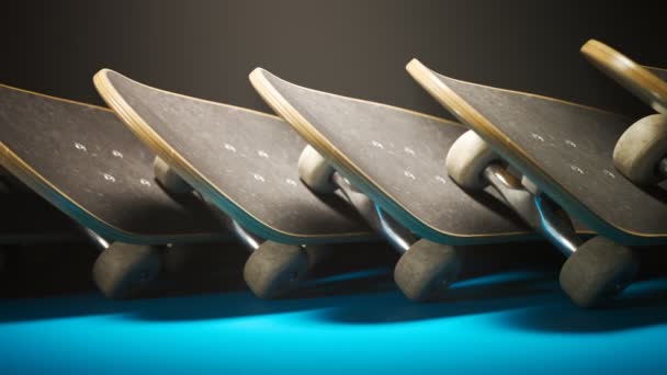 一排排层叠的滑板堆叠在蓝色的演播室灯光下 无缝线动画 现代青年生活方式和极端爱好 溜冰场展示配件 — 图库视频影像